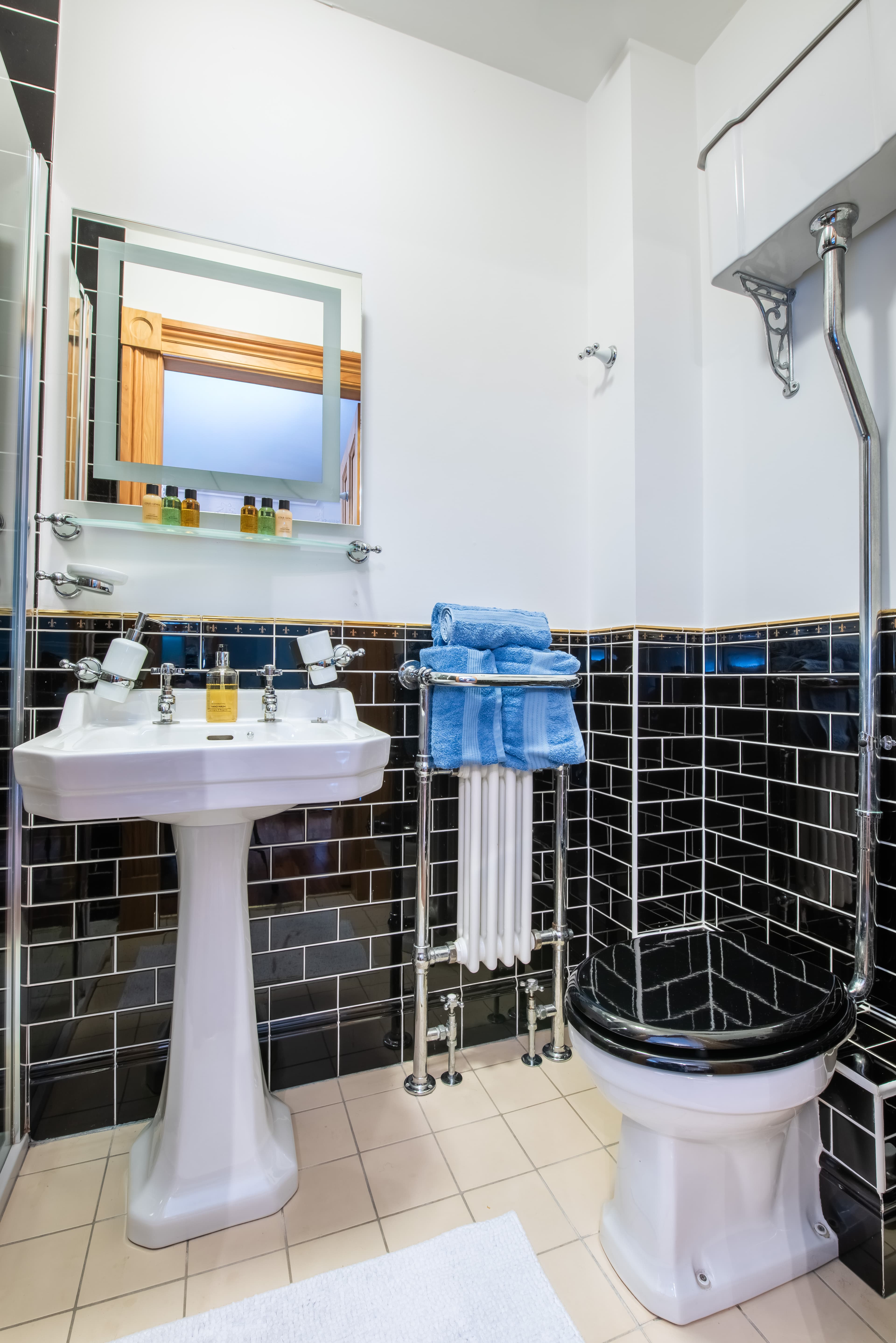 Finlay Room ensuite
