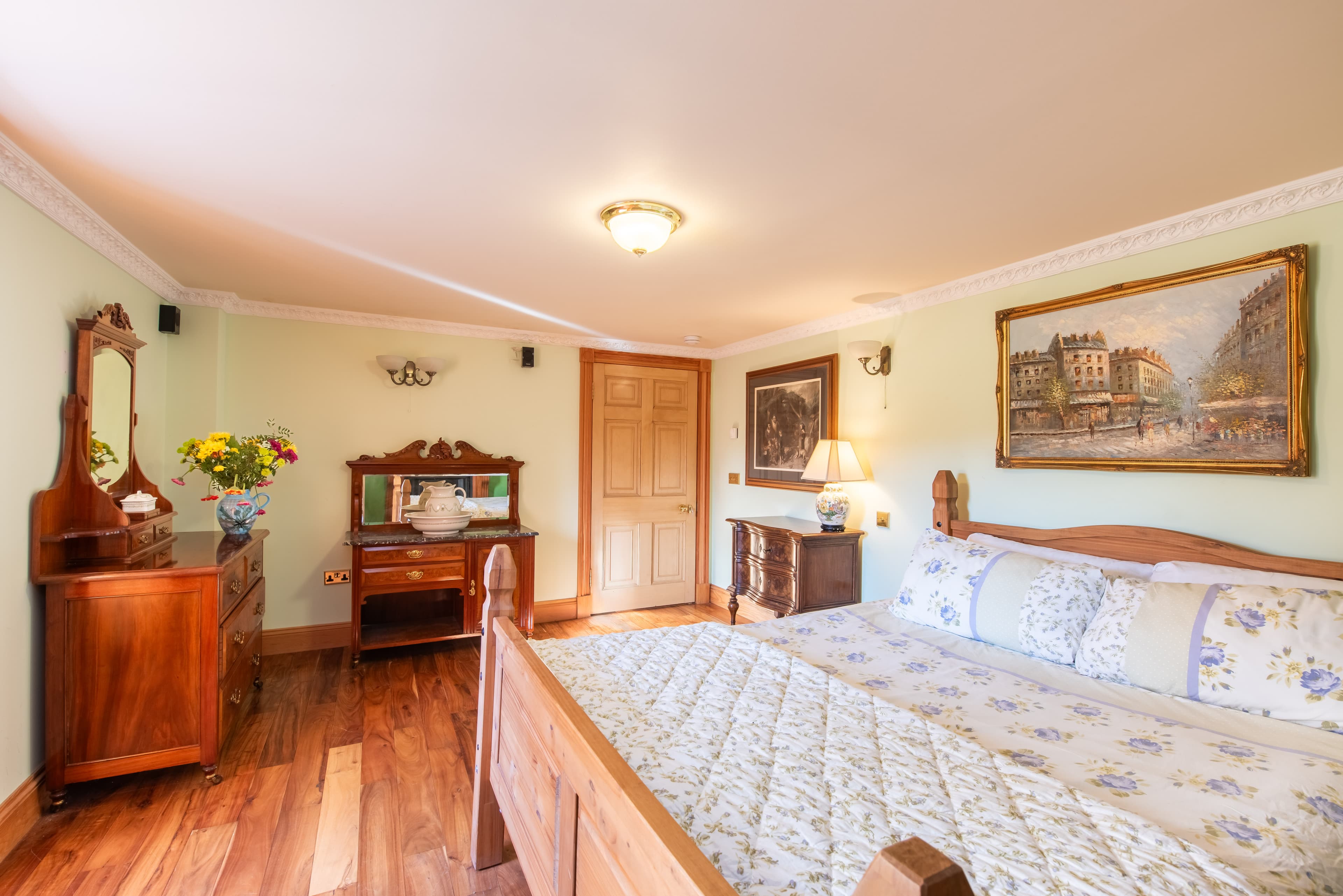 Lachlan Room