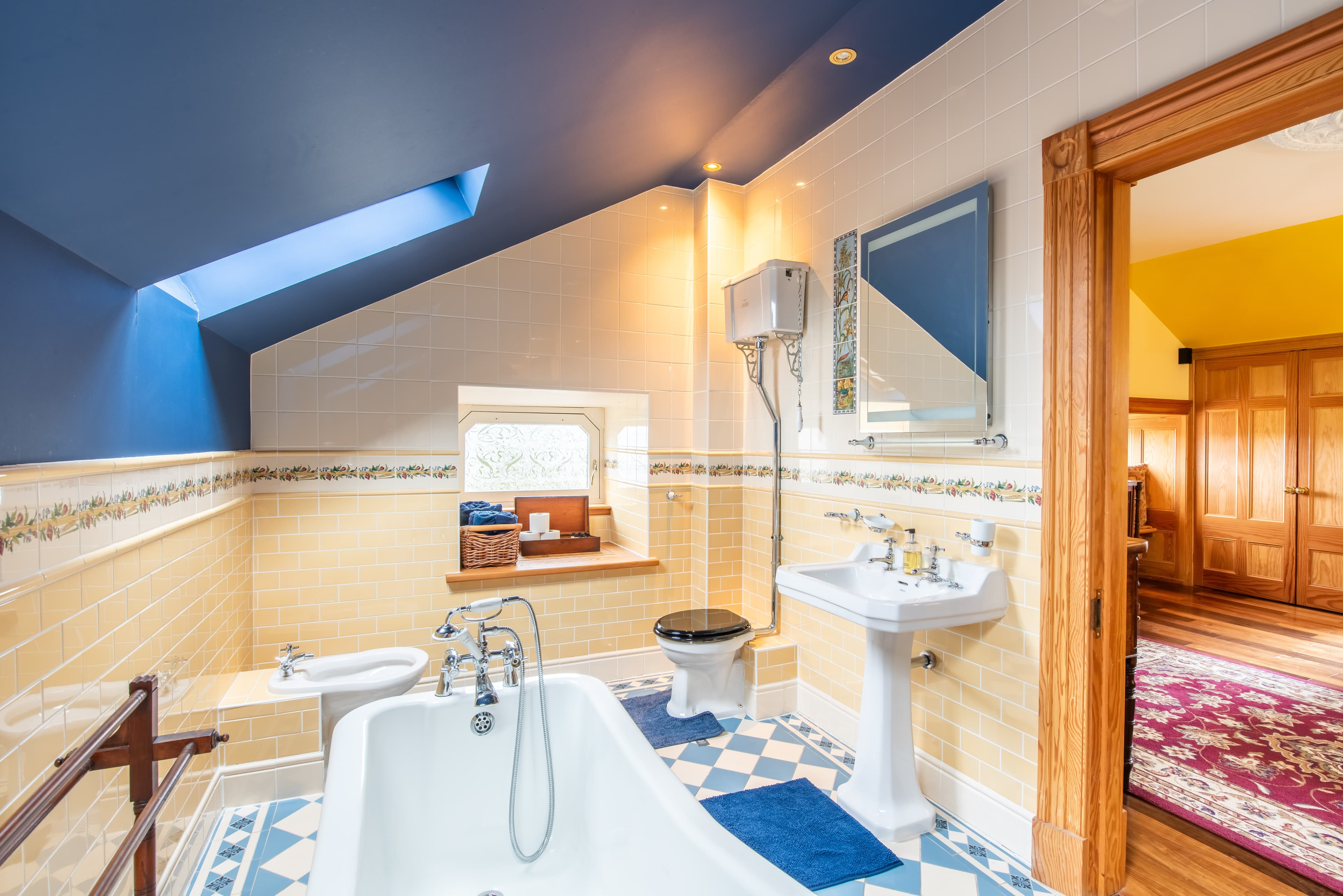Uisdean Room ensuite
