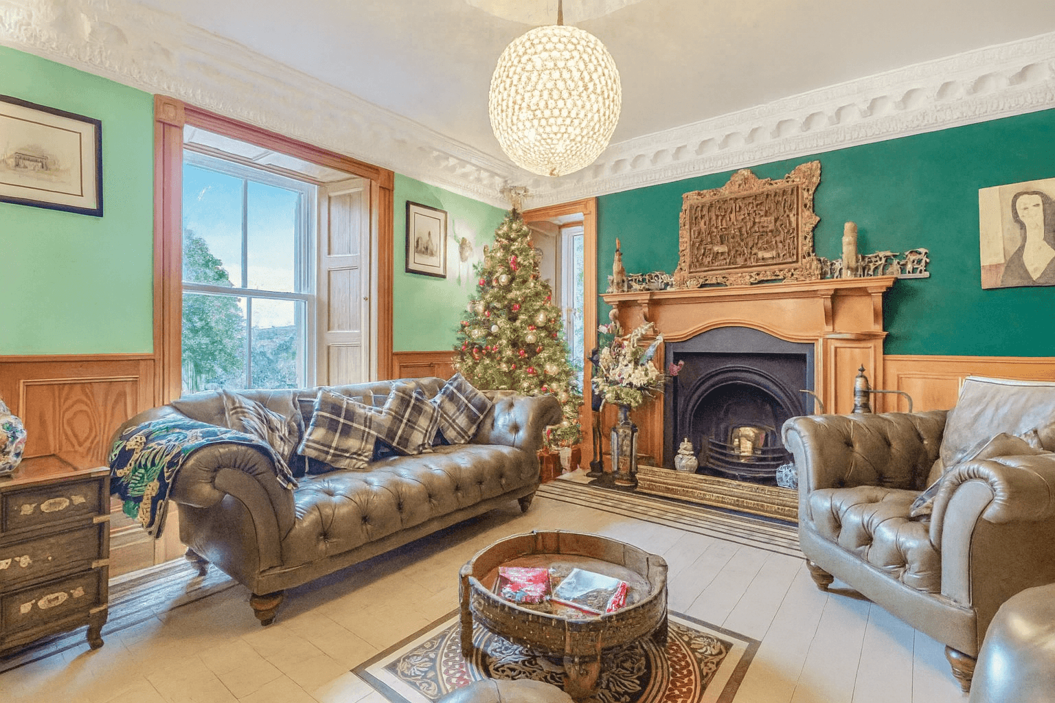 Christmas tree in the Drawing Room